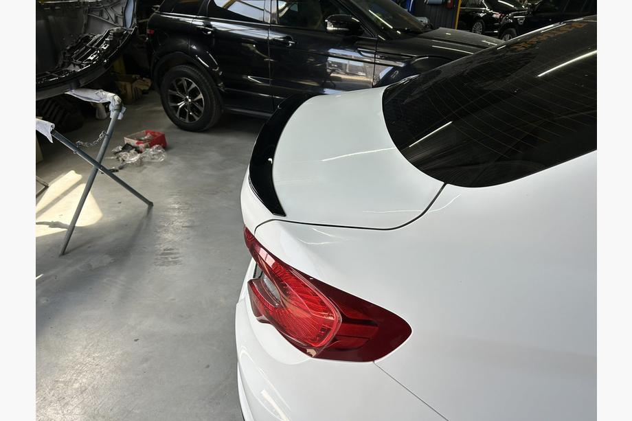 Fiat Tipo 2016– LIP lipspoiler (Sunplex, zwart) (119,1 cm x 5,5 cm) Foto 4