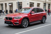 BMW X1 F48 2015–2022 Side steps Maya Red (2 stuks, aluminium) foto 1