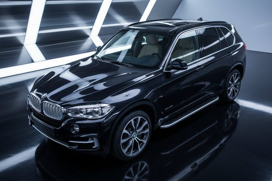 BMW X5 F15 2013–2018 Side steps Tayga Grey (2 stuks, aluminium) Image