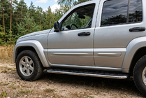 Jeep Cherokee/Liberty 2002–2007 Maydos V1 zijtreden (2 stuks, aluminium) foto 1