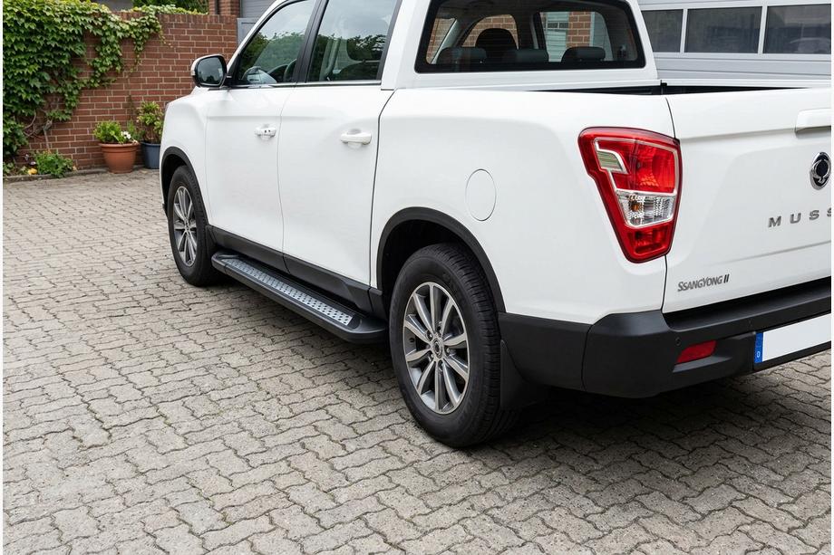 SsangYong Musso II 2018– Zijtreden Vision New Black (2 stuks, aluminium) Foto 1