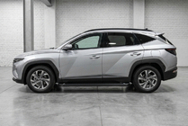 Hyundai Tucson NX4 2021– Allmond Black side steps (2 st., aluminium) foto 1