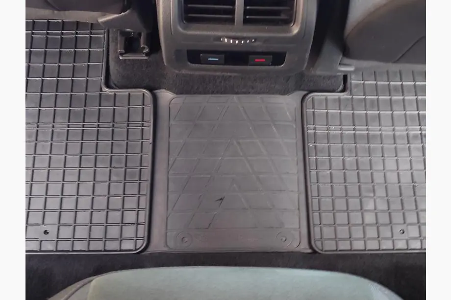 Volkswagen Touran 2015– Achterste tunnelmat (Stingray Premium) Image