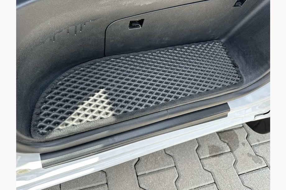 Mercedes Sprinter W907/W910 2018– Polyurethaan EVA-instapdrempelmatten (zwart) 2 stuks Foto 3