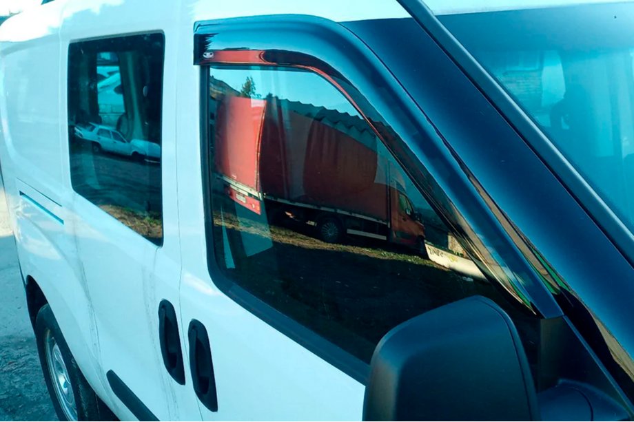 Opel Combo 2012–2018 Raamwindschermen (2 st., HIC) Foto 11