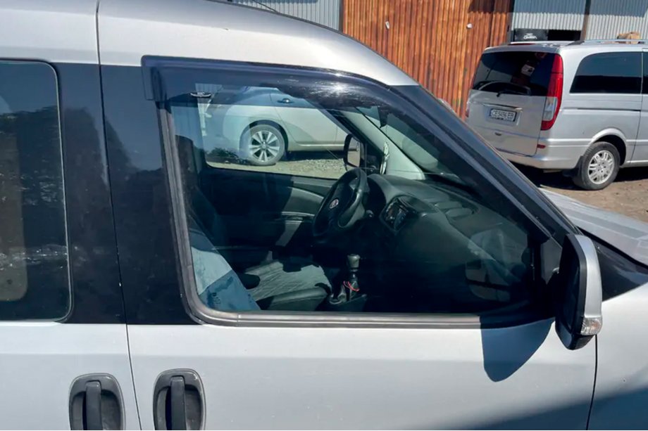 Opel Combo 2012–2018 Raamwindschermen (2 st., HIC) Foto 2