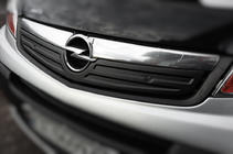 Opel Vivaro 2001–2015 Winterafdekking voor grille 2007-2015 (V2, bovenste) Mat foto 1