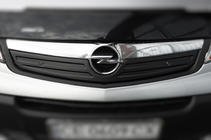 Opel Vivaro 2001–2015 Winterafdekking voor grille 2007-2015 (V2, bovenste) Mat foto 3