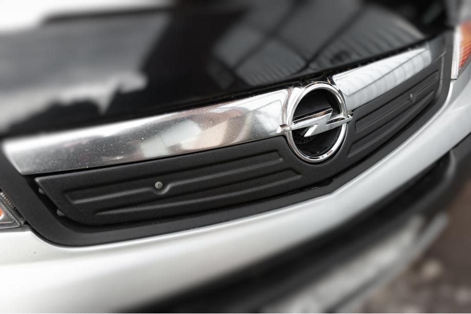Opel Vivaro 2001–2015 Winterafdekking voor grille 2007-2015 (V2, bovenste) Foto 2