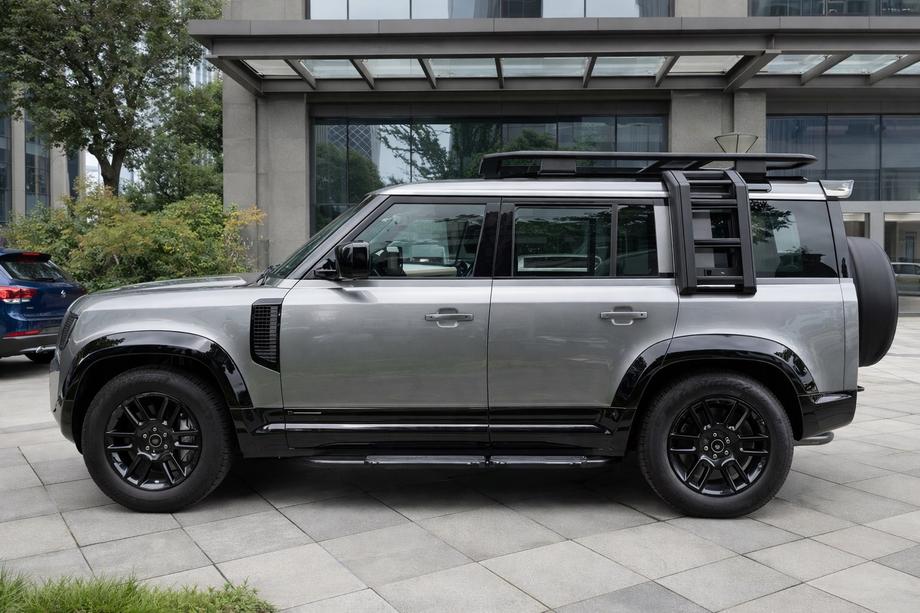 Land Rover Defender 2019– Spatbordverbreders (Bushwacker, 6 stuks, hoogglans zwart) Image