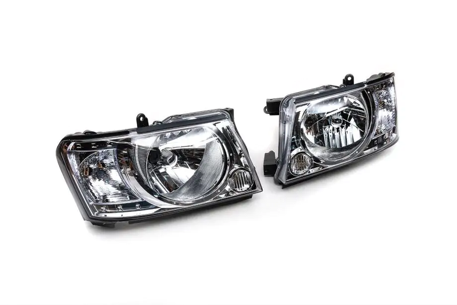 Nissan Patrol Y61 1997–2011 Safari koplampen helder (2004-2008, 2 st.) Image