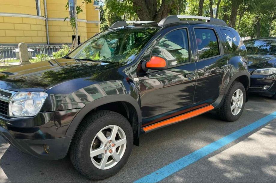 Dacia Duster 2008–2018 Wielkastverbreders (4 stuks, zwart ABS) Foto 3