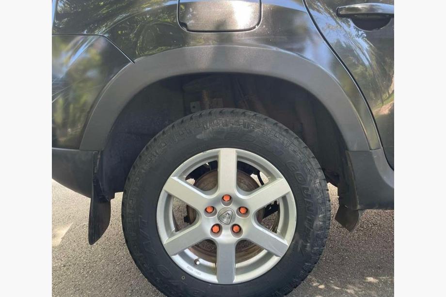 Dacia Duster 2008–2018 Wielkastverbreders (4 stuks, zwart ABS) Foto 4