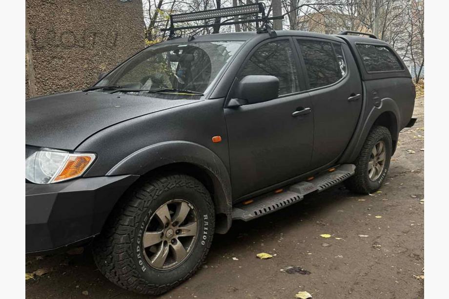 Mitsubishi L200 2006–2015 Sidebars Dakar V2 met LED (2 stuks, metaal) Image