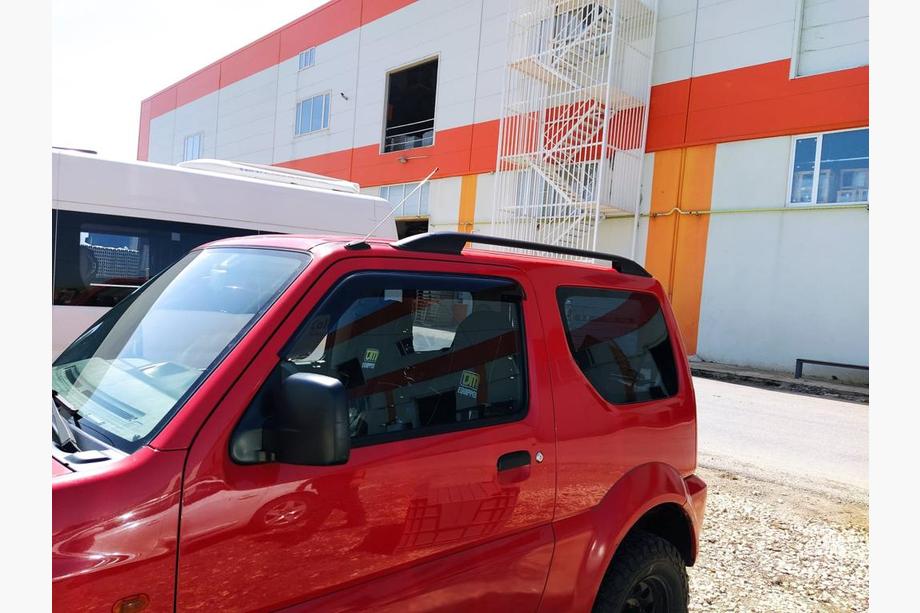 Suzuki Jimny 1998–2018 Skyport dakrails (zwart) Foto 4
