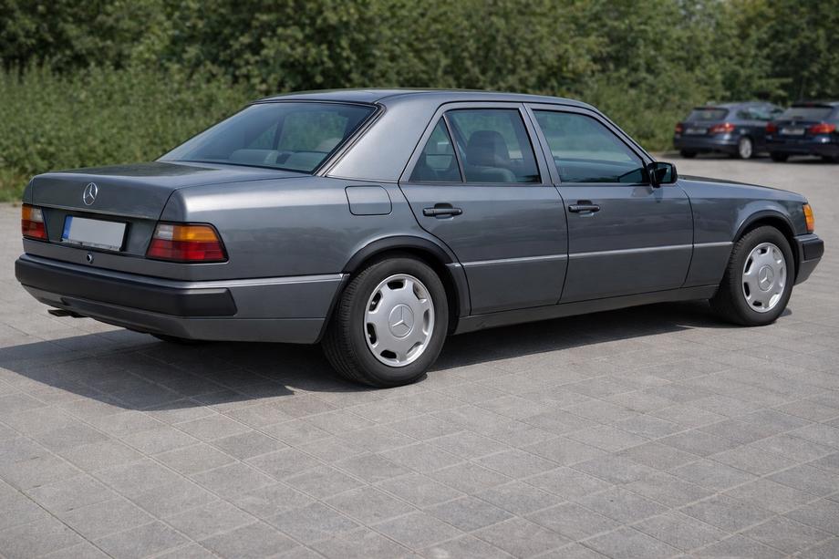 Mercedes E-class W124 1984–1997 Spatbordverbreders 1989-1995 (4 stuks, zwart, ABS-kunststof) Foto 3