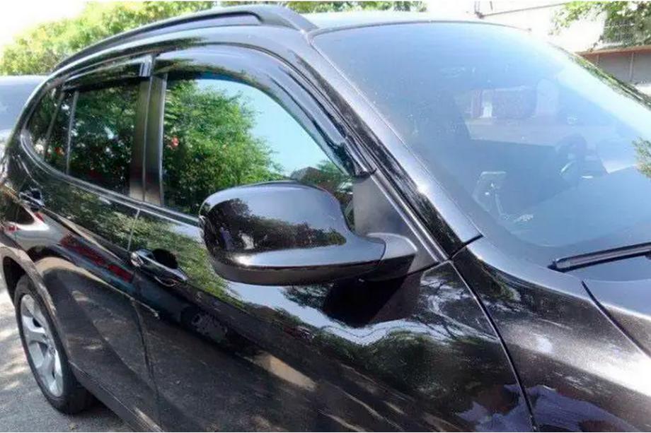 BMW X1 E84 2009–2015 Raamdeflectoren (4 stuks, HIC) Image