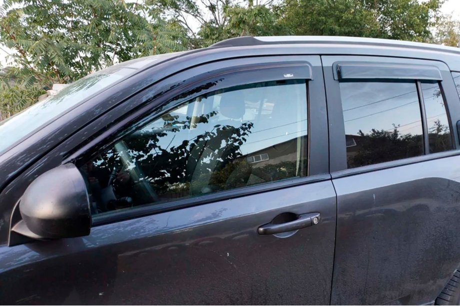 Jeep Compass 2006–2016 Raamdeflectoren (4 stuks, HIC) Image