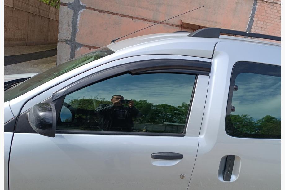 Dacia Dokker 2013–2022 Raamwindschermen (set van 2, Sunplex Sport) Image