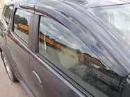 Dacia Duster 2008–2018 Raamdeflectoren (4 stuks, Sunplex Sport) foto 4