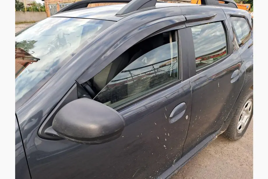 Dacia Duster 2008–2018 Raamdeflectoren (4 stuks, Sunplex Sport) Image