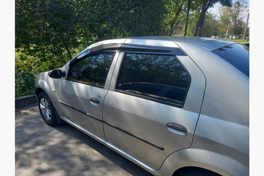 Dacia Logan I 2008–2012 Raamdeflectoren (4 stuks, Sunplex Sport) Foto 5