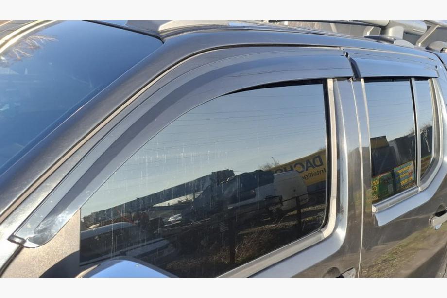 Nissan Navara 2006–2015 Raamdeflectoren (4 stuks, Sunplex Sport) Image