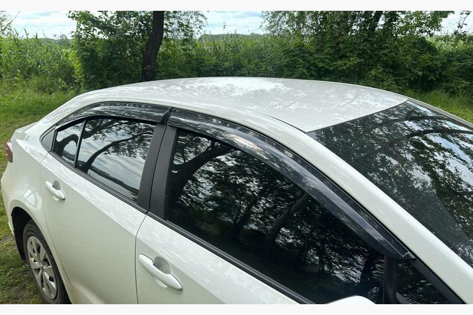 Toyota Corolla 2019– Raamdeflectoren (4 stuks, Sunplex Sport) Image