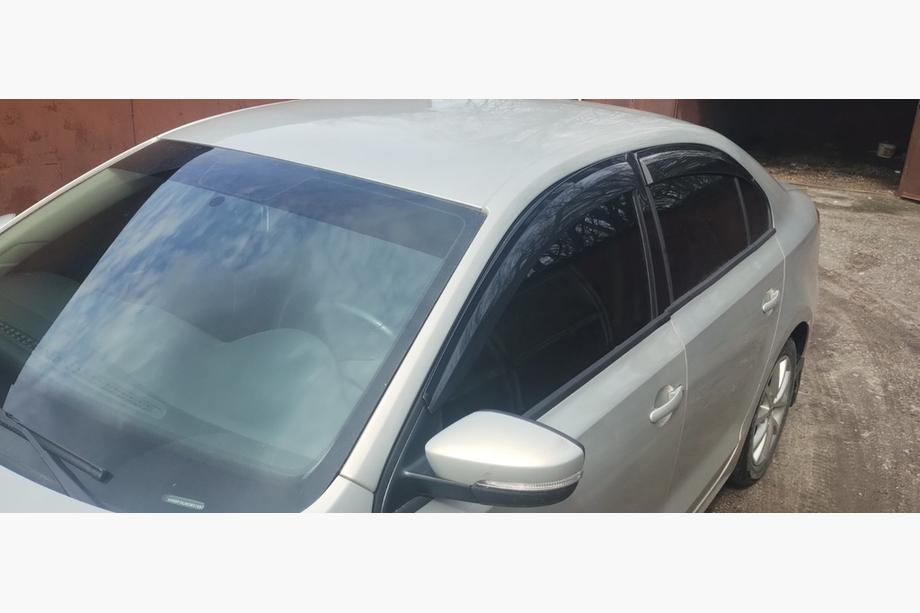 Volkswagen Jetta 2011–2018 Raamdeflectoren (4 stuks, Sunplex Sport) Foto 2