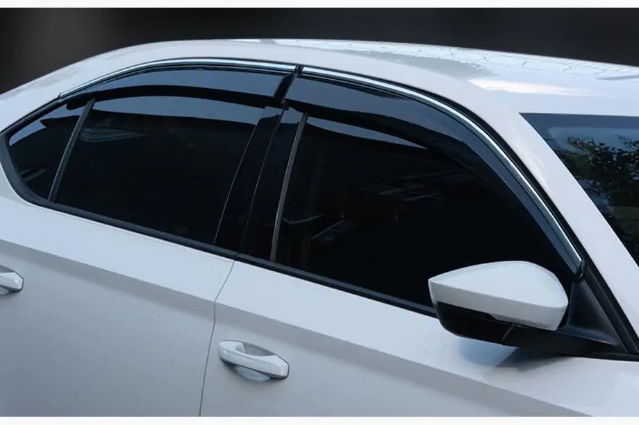 Skoda Superb 2015–2024 Raamwindschermen met chroomstrip SD (4 stuks, Sunplex Chrome) Image