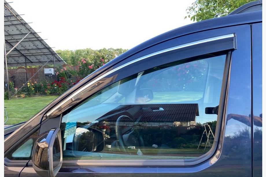 Volkswagen Caddy 2020– Raamwindschermen met chromen sierlijst (2 stuks, Sunplex Chrome) Image