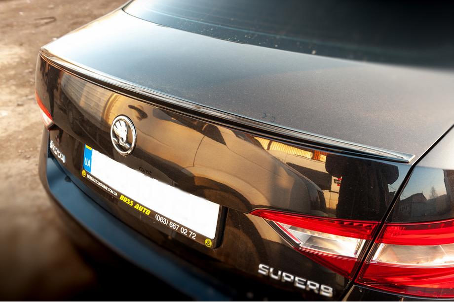 Skoda Superb 2015–2024 LIP-spoiler (Sunplex, zwart) (119,2 cm x 7,3 cm) Image