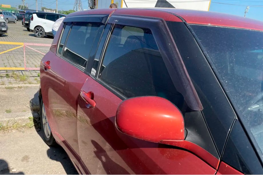 Suzuki Swift 2005–2010 Raamdeflectoren (4 stuks, HIC) Image