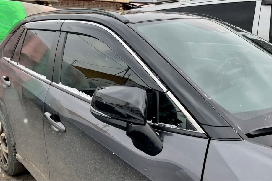 Toyota Rav 4 2019–2025 Raamwindschermen met chroomlijst (4 stuks, HIC) Foto 1