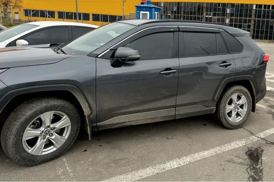 Toyota Rav 4 2019–2025 Raamwindschermen met chroomlijst (4 stuks, HIC) Foto 6
