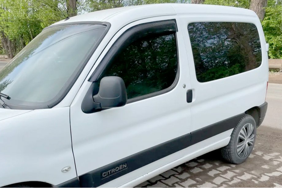 Citroen Berlingo 1996–2008 Raamwindschermen 11 cm (2 stuks, HIC) Foto 1