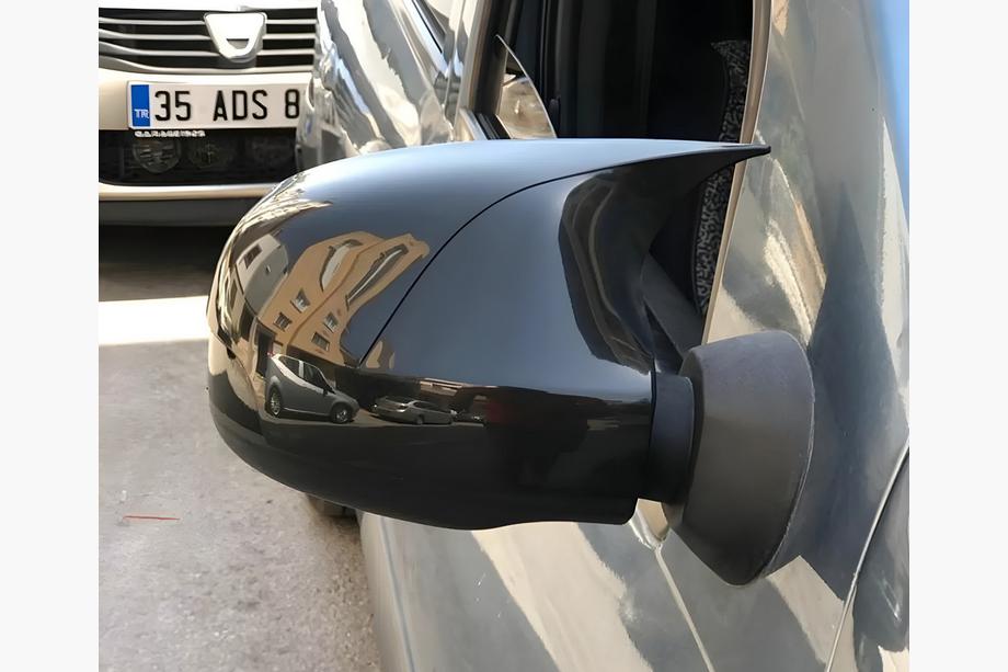 Renault Logan MCV 2013–2022 Spiegelkappen BMW-Style (2 stuks) Image