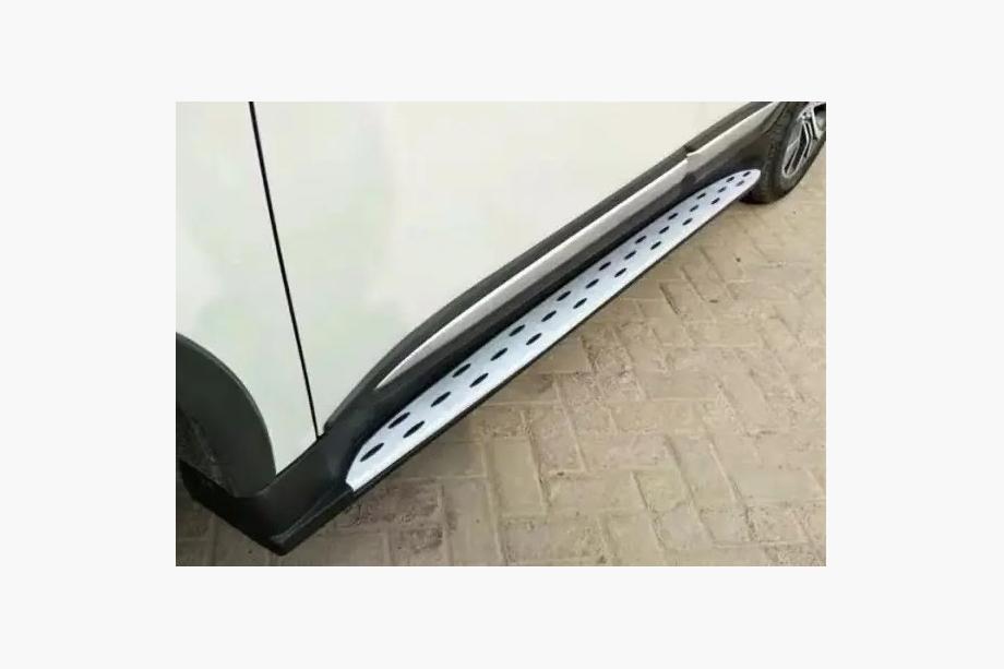 Mitsubishi Outlander 2012–2021 Side steps V2 2016 (set van 2, aluminium) Image