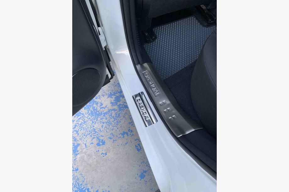 Nissan Qashqai 2014–2021 Kunststof dorpellijsten Libao Foto 3
