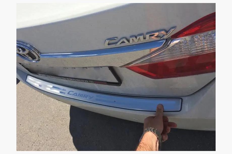 Toyota Camry 2011–2017 Achterbumperbeschermer Libao (RVS) Image