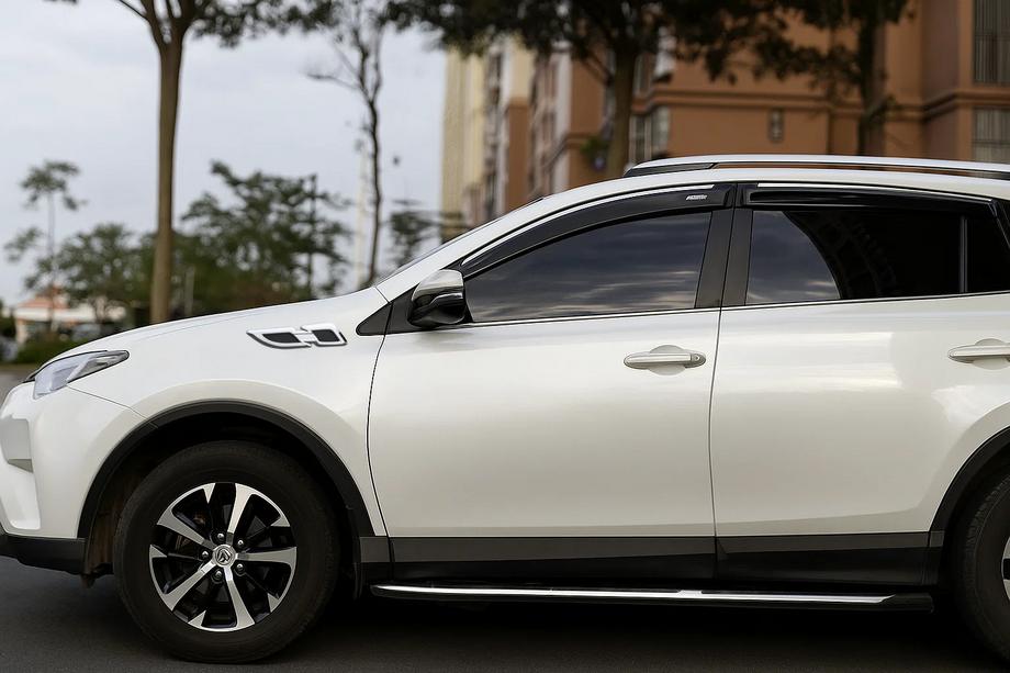 Toyota Rav 4 2013–2018 Spatbordlijsten Libao 2016-2018 (2 stuks, kunststof) Foto 3