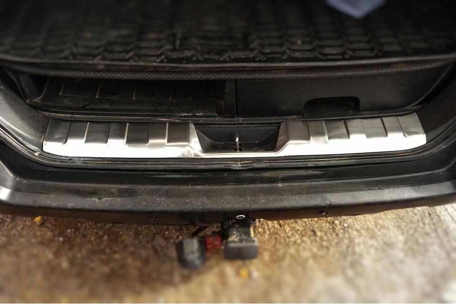 Nissan X-trail T31 2007–2014 RVS instaplijst achter 2007-2010 Foto 3
