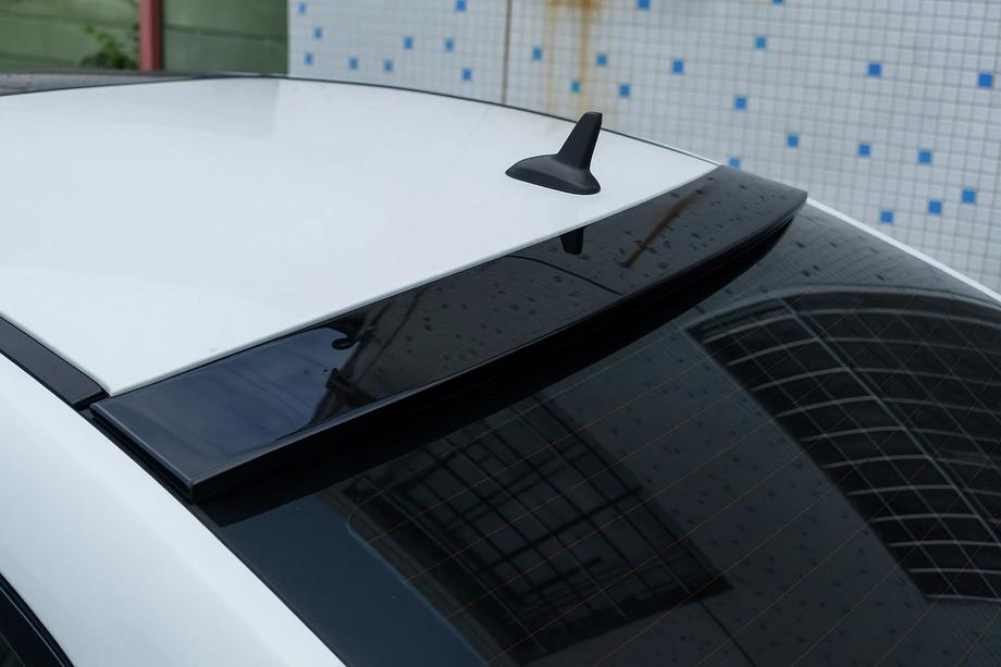 Mercedes C-klasse W204 2007–2015 Achterruitspoiler Libao V002 (ABS-kunststof) Image