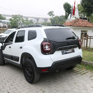 Kunststof sierlijst voor kofferklep (3-delig) Dacia Duster 2018–2024 foto 3