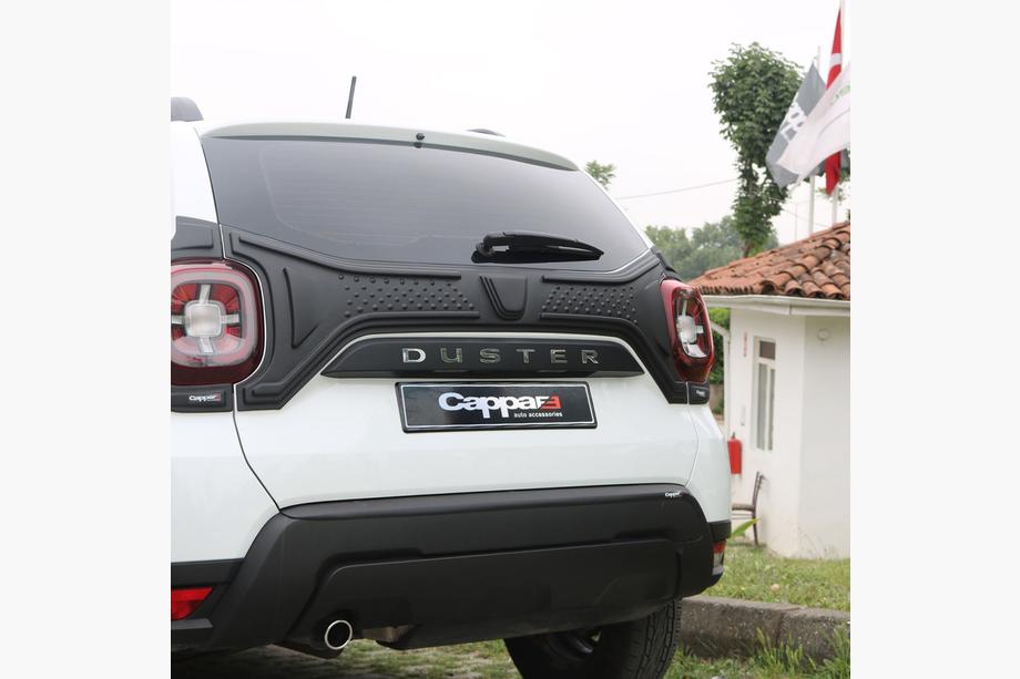 Renault Duster 2018–2024 Kunststof sierlijst voor kofferklep (3-delig) Image