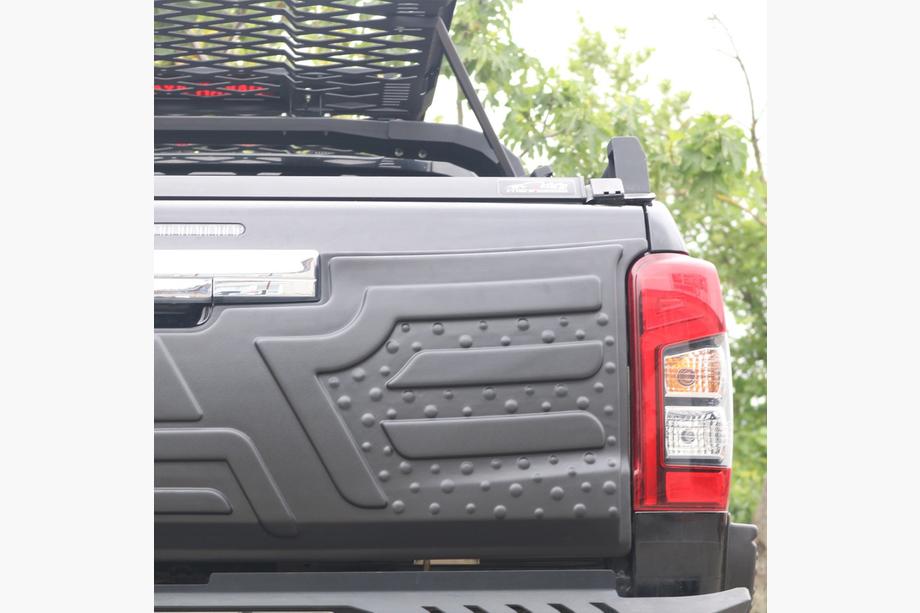 Mitsubishi L200 2015–2024 Kunststof sierlijst voor kofferklep Foto 3