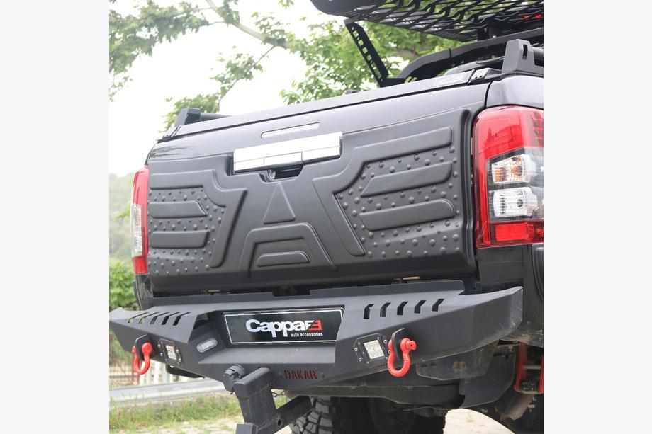 Mitsubishi L200 2015–2024 Kunststof sierlijst voor kofferklep Foto 1