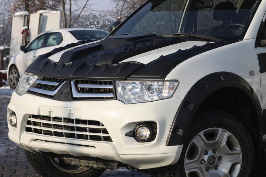 Mitsubishi L200 2006–2015 Motorkapcover V1 (ABS) Image