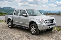 Isuzu D-Max 2002–2011 Side steps Allmond Black (2007-2012, 2 stuks, aluminium) foto 1