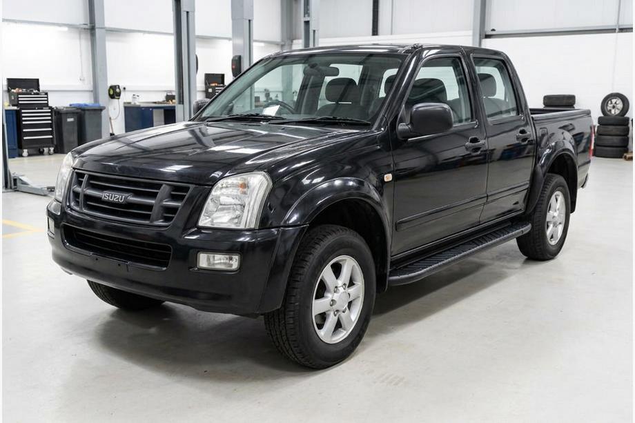 Isuzu D-Max 2002–2011 Side steps Bosphore Black (2007-2012, 2 st., aluminium) Image
